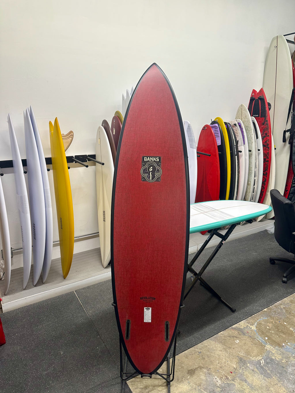 Jim Banks Revolution Cruiser-Twin Fin 7'4x21.25"x3"-Vol 49l  (Blem)